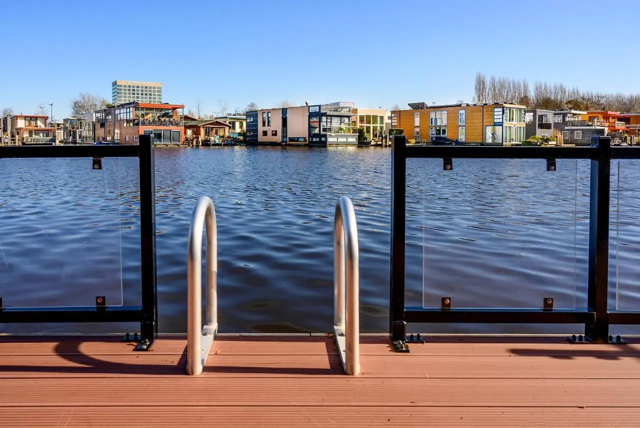 Frühstückspension Houseboat Studio With Canalview And Free Bikes Amsterdam Niederlande