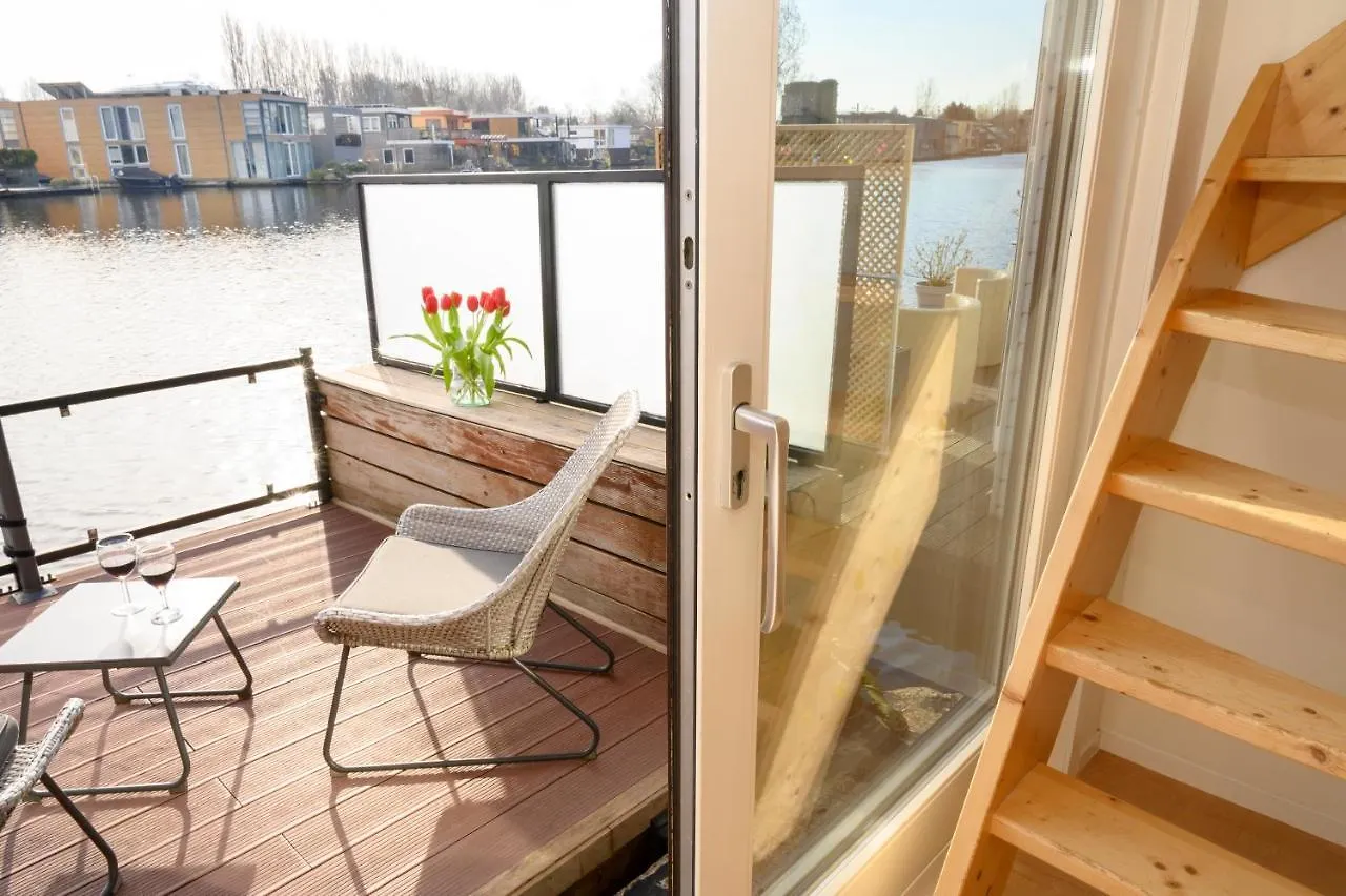 Houseboat Studio With Canalview And Free Bikes Amsterdam 0*,  Niederlande